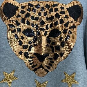 Golden tiger men’s crew neck fall sweatshirt.  NWT